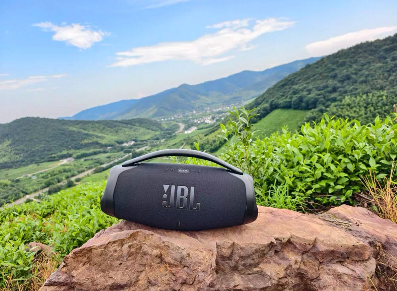 JBL Boombox 3 Bluetooth speaker, portable, with powerful bass and USB input.